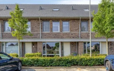 Tussenwoning te koop: Laan der Middeleeuwen 11, Oorlogsheldenbuurt Oss