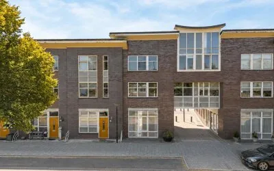 Tussenwoning te koop: Laan van Broekpolder 68, Lanen Beverwijk