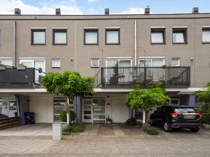 Tussenwoning te koop: Laan van der Kroft 52, Houtwijk 'S-Gravenhage