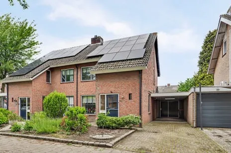 Twee-onder-één-kap te koop: Laan van Echternach 19, Zuidoost Alphen Alphen (Nb)