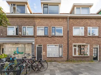 Tussenwoning te koop: Laan van Nieuw-Guinea 57, Laan van Nieuw-Guinea, Spinozaweg e.o. Utrecht