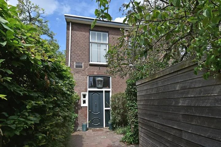 Twee-onder-één-kap te koop: Laan van Overvest 20, Ministersbuurt-Oost Delft