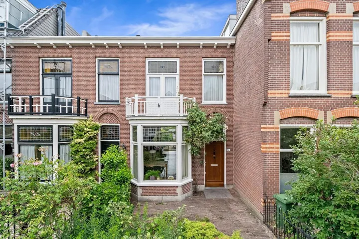 Tussenwoning te koop: Laan van Overvest 56, Ministersbuurt-Oost Delft