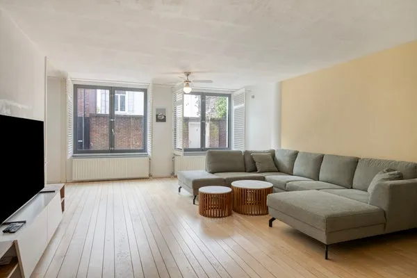 Apartment for sale: Laan van Roos en Doorn 35E, Willemspark 'S-Gravenhage