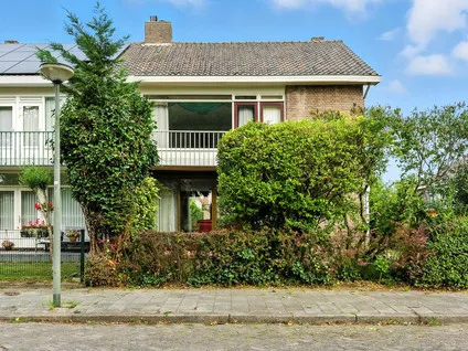 Hoekwoning te koop: Laan van Spieringshoek 2, Spieringshoek Schiedam