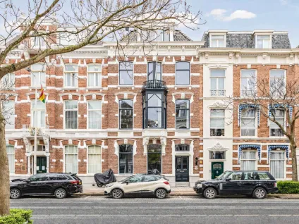 Tussenwoning te koop: Laan Copes van Cattenburch 72, 'S-Gravenhage