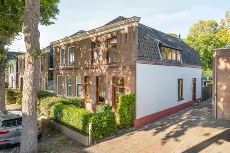 Twee-onder-één-kap te koop: Laan van Binnenrust 10, Abcoude