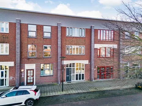 Tussenwoning te koop: Laan van Broekpolder 106, Lanen Beverwijk