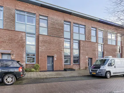 Tussenwoning te koop: Laan van Broekpolder 272, Beverwijk