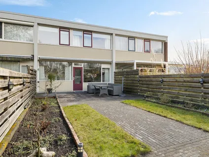 Tussenwoning te koop: Laan van het Kinholt 471, Emmen