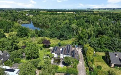 Vrijstaande woning te koop: Laan van het Kwekebos 356, Emmerhout Emmen