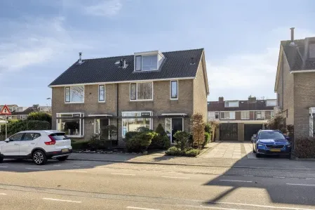 Twee-onder-één-kap te koop: Laan van Nederhoven 28, Vogelbuurt-West Zwijndrecht