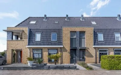 Tussenwoning te koop: Laan van Nieuw Meerten 49, Verspreide huizen Lienden Lienden