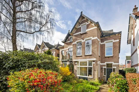 Twee-onder-één-kap te koop: Laan van Oostenburg 40, Voorburg Oud zuid Voorburg