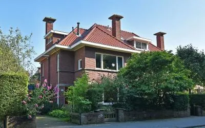 Twee-onder-één-kap te koop: Laan van Poot 318, Vogelwijk 'S-Gravenhage