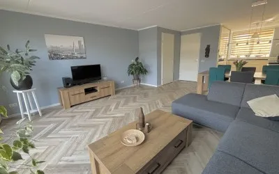 Tussenwoning te koop: Laan van Sion 373, Sion Rijswijk
