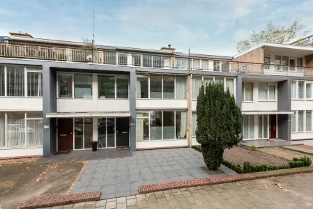 Tussenwoning te koop: Laan van Vollenhove 806, Vollenhove Zeist