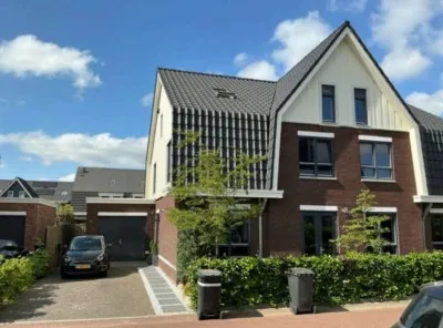 Twee-onder-één-kap te koop: Laantje van Calis 5, Blaricum