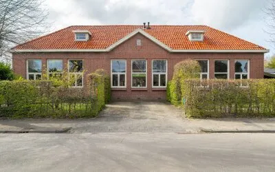 Twee-onder-één-kap te koop: Laanweg 1, Roodeschool Roodeschool