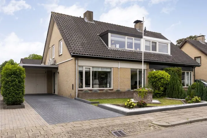 Hoekwoning te koop: Laarwoud 23, Schelfhorst Noordoost Almelo