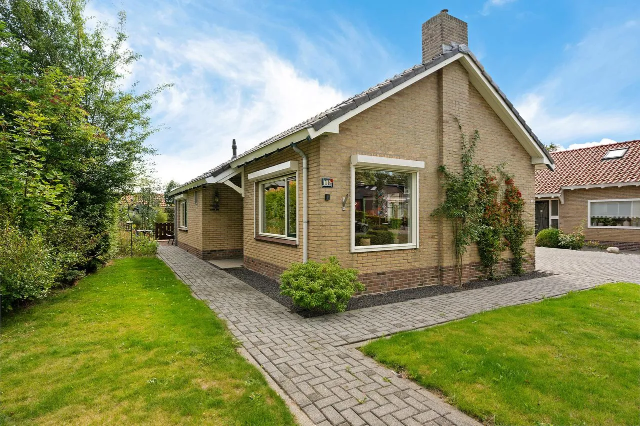 Vrijstaande woning te koop: Lage Herenweg 1B, Marrum