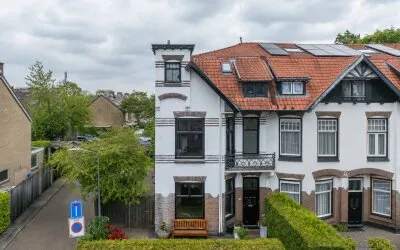 Hoekwoning te koop: Lage Naarderweg 8, Langgewenstbuurt Hilversum