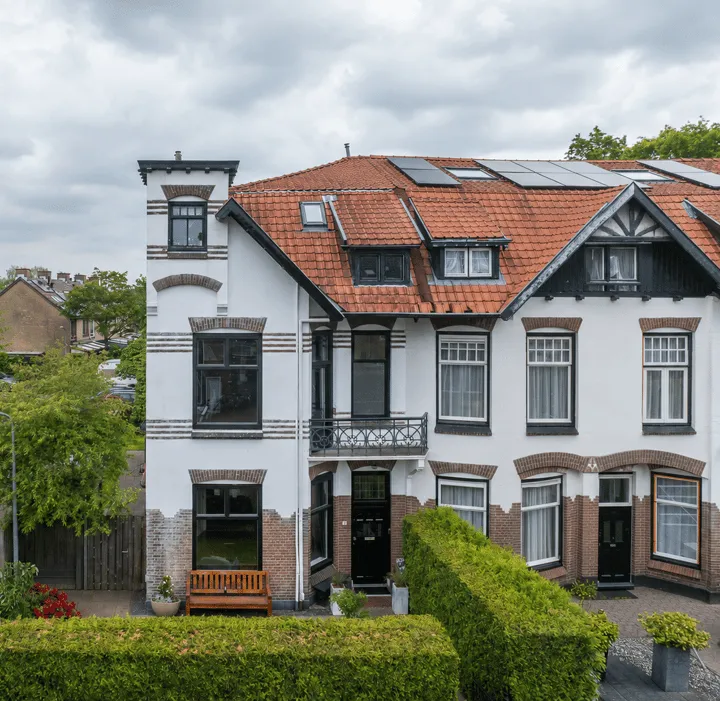 Hoekwoning te koop: Lage Naarderweg 8, Langgewenstbuurt Hilversum