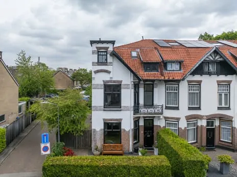 Hoekwoning te koop: Lage Naarderweg 8, Langgewenstbuurt Hilversum