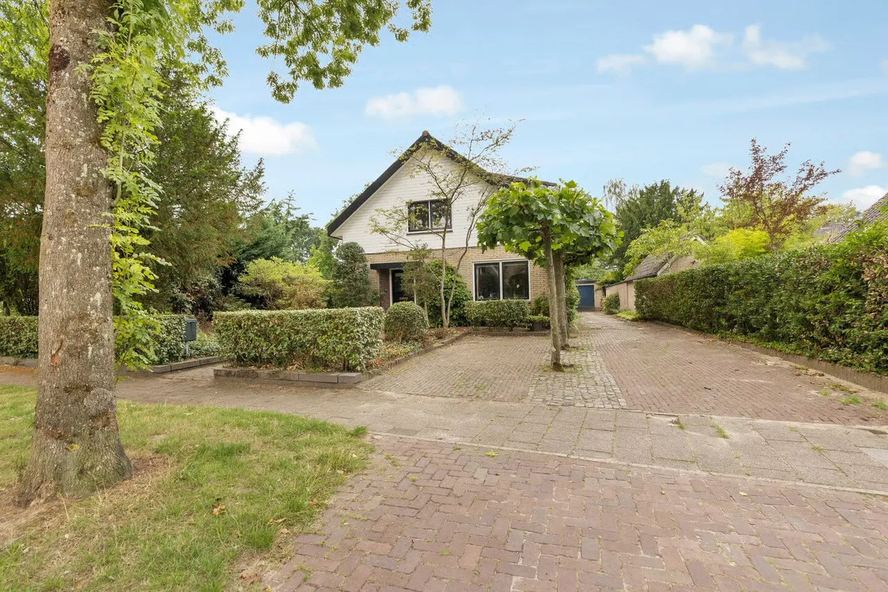 Vrijstaande woning te koop: Lage Vuurscheweg 22, Laren