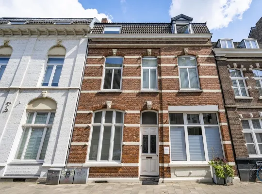 Tussenwoning te koop: Lage Barakken 1, Wyck Maastricht