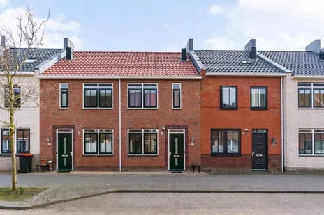 Tussenwoning te koop: Lage Hoek 50, Bangert en Oosterpolder - Buurt 35 03 Zwaag