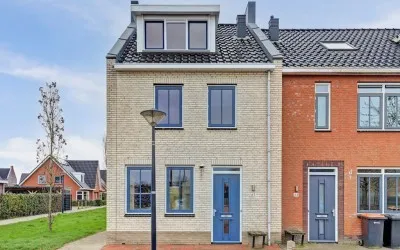 Corner house for sale: Lage Hoek 65, Bangert en Oosterpolder - Buurt 35 03 Zwaag