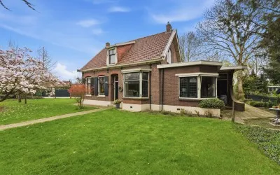 Vrijstaande woning te koop: Lagendijk 128, Oost Ridderkerk