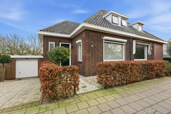 Twee-onder-één-kap te koop: Lagendijk 209, Oost Ridderkerk