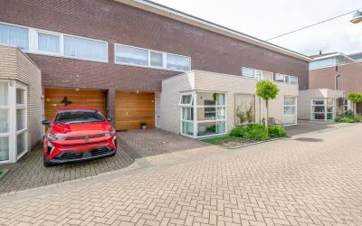 Tussenwoning te koop: Lambertushof 14, Koolenkampen en Iepenlaan Veghel