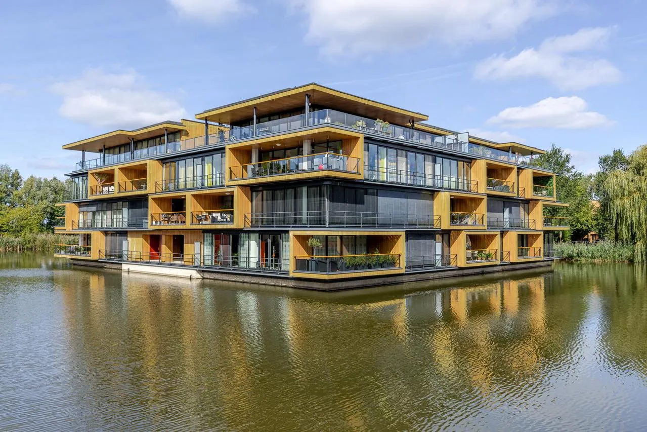 Appartement te koop: Lamsrustlaan 335, Rotterdam