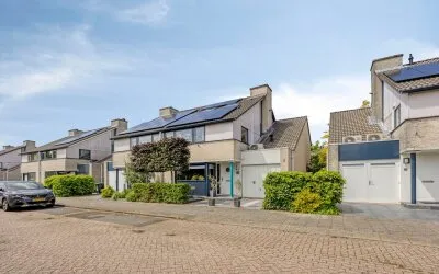 Twee-onder-één-kap te koop: Landjonker 61, Landweg Poortugaal