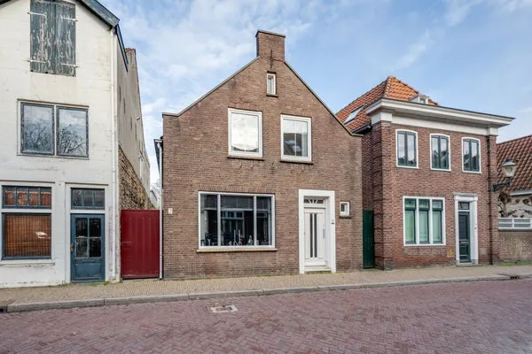 Detached house for sale: Landpoortstraat 13, Willemstad Willemstad