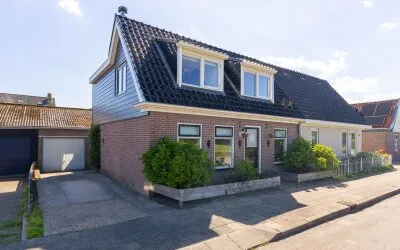 Twee-onder-één-kap te koop: Landstraat 20, Andijk Bangert Andijk