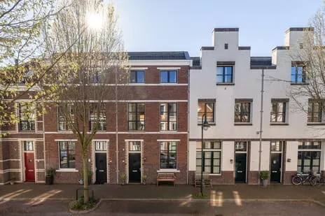 Tussenwoning te koop: Landstraat 213, Raadhuisplein Bussum