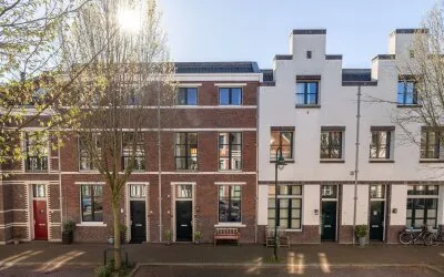 Tussenwoning te koop: Landstraat 213, Raadhuisplein Bussum