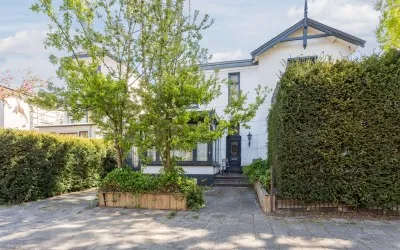 Tussenwoning te koop: Landstraat 64, Raadhuisplein Bussum