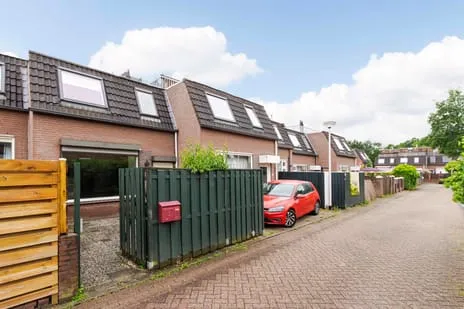 Terraced house for sale: Landvoogdstraat 61, Eikenderveld Heerlen