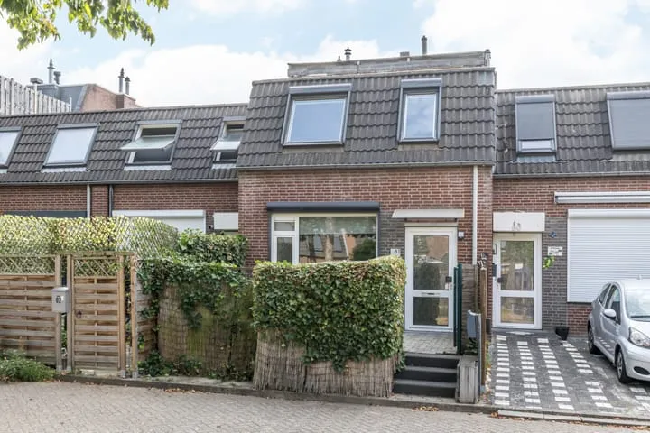 Tussenwoning te koop: Landvoogdstraat 81, Eikenderveld Heerlen