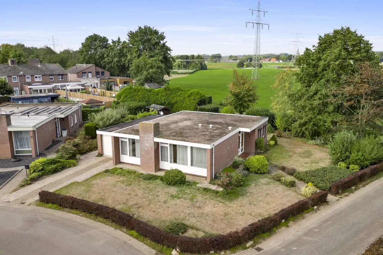 Vrijstaande woning te koop: Landweerstraat 1, Buggenum