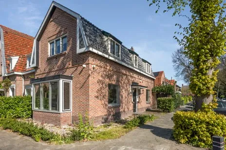 Corner house for sale: Landzichtlaan 49, Centrum Heemstede