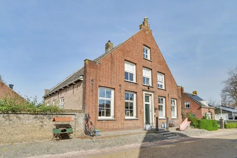 Vrijstaande woning te koop: Lange Broekstraat 2A, Raamsdonk