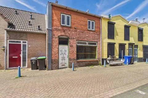 Tussenwoning te koop: Lange Kerkstraat 44, Binnenstad-Java Terneuzen