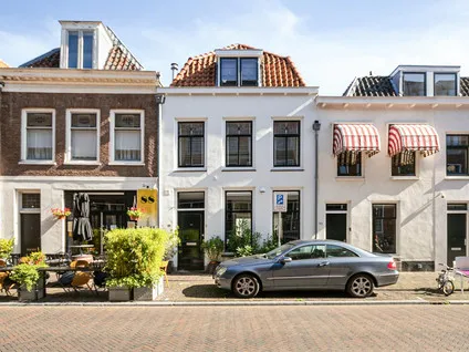 Tussenwoning te koop: Lange Nieuwstraat 90, Lange Nieuwstraat en omgeving Utrecht