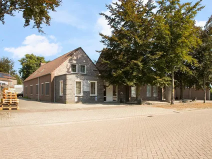 Twee-onder-één-kap te koop: Lange Voren 71, Reusel Reusel